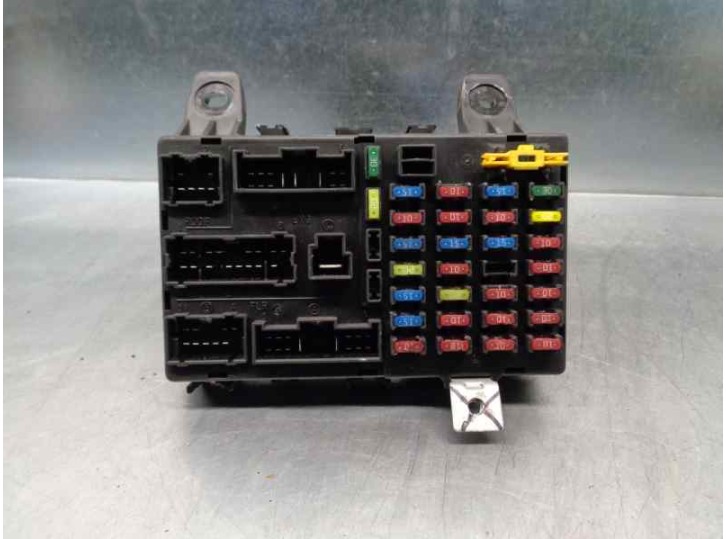 Recambio de caja reles / fusibles para hyundai getz (tb) 1.6 16v cat referencia OEM IAM 911981C000 