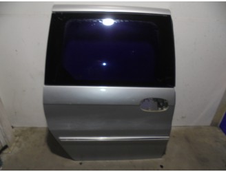 Recambio de puerta lateral corredera derecha para kia carnival ii 2.9 crdi cat referencia OEM IAM K54A72020D GRIS 5 PUERTAS