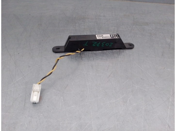 Recambio de antena para mazda cx-7 (er) 2.2 turbodiesel cat referencia OEM IAM EG28676N0B 