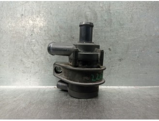 Recambio de bomba agua para volvo v40 hatchback (525) d2 referencia OEM IAM 30950000 30950000 