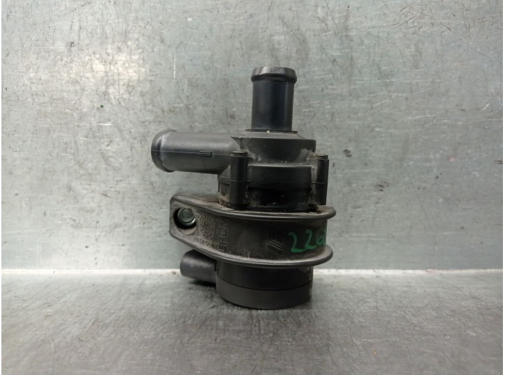 Recambio de bomba agua para volvo v40 hatchback (525) d2 referencia OEM IAM 30950000 30950000 