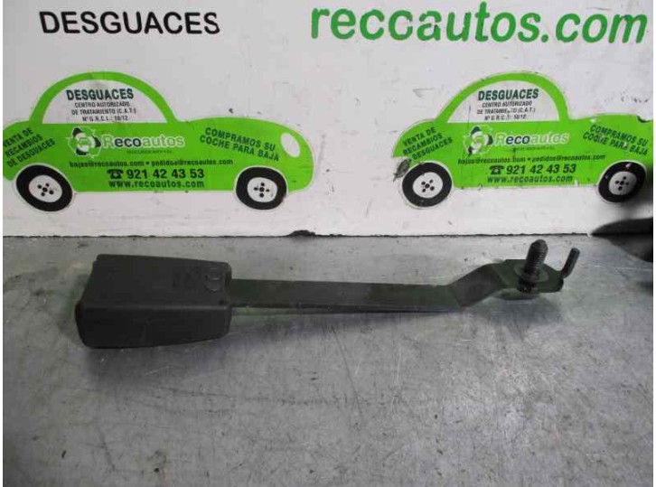 Recambio de enganche cinturon para renault clio iii 1.2 referencia OEM IAM 750787 34042795 5 PUERTAS