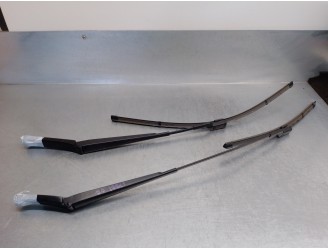 Recambio de brazo limpia delantero derecho para seat ibiza (kj1) 1.0 tsi referencia OEM IAM 6F1955410AVZ1 6F1955409AVZ1 