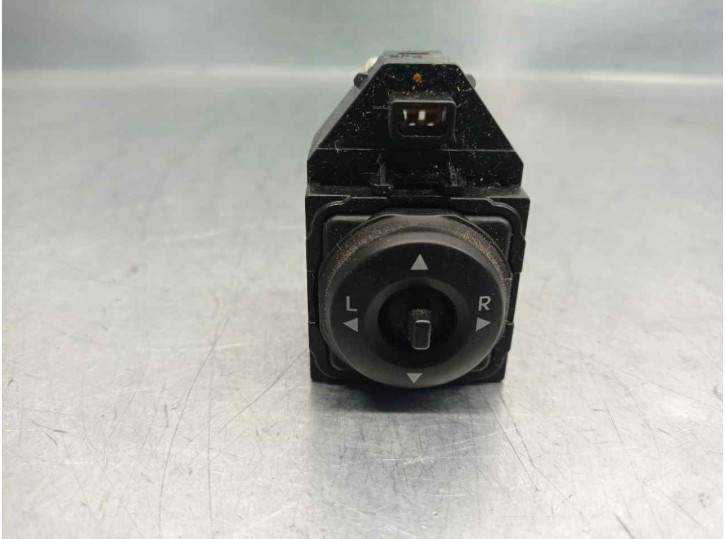 Replacement mirror control for Hyundai ix20 GL Classic OEM IAM reference 