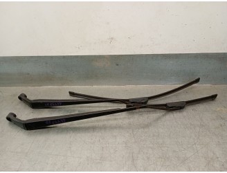 Recambio de brazo limpia delantero derecho para toyota corolla verso (r1) 2.2 turbodiesel cat referencia OEM IAM 852110F020 8522