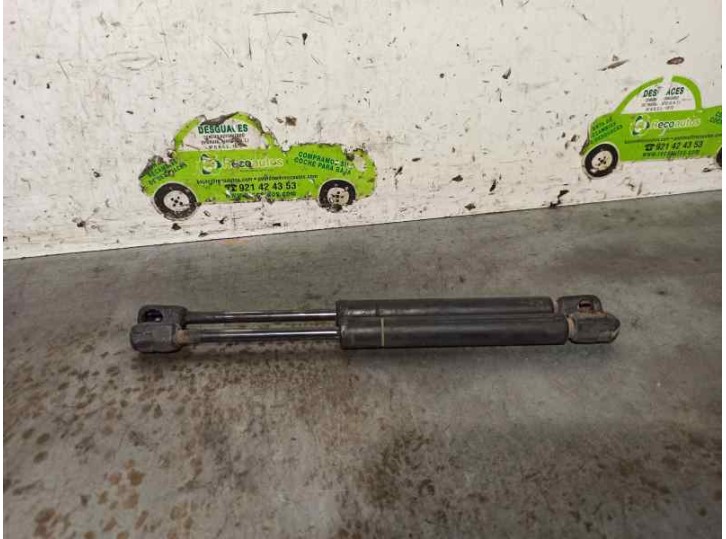 Replacement boot / tailgate dampers for Volkswagen Bora Saloon (1j2) 1.9 tdi OEM IAM reference 1J5827552 