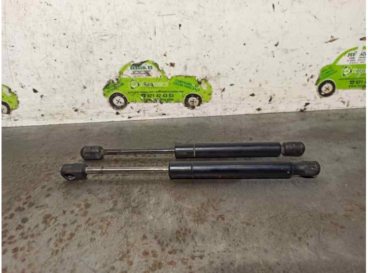 Replacement boot / tailgate struts for Volkswagen Bora Saloon (1J2) 1.6 OEM IAM reference 3B5827550A 
