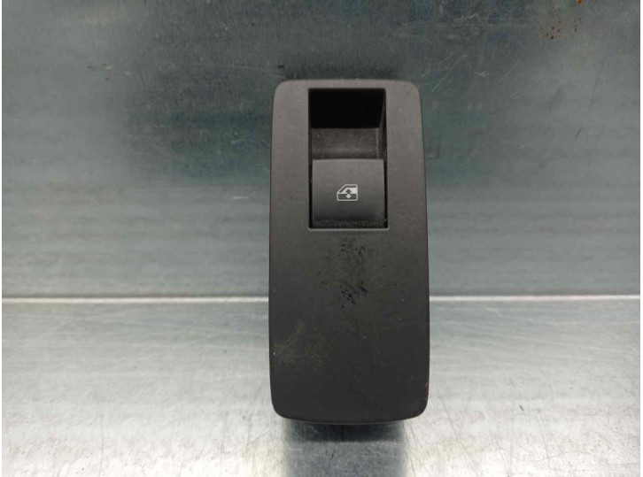 Recambio de mando elevalunas trasero izquierdo para opel insignia berlina 2.0 cdti cat referencia OEM IAM 13301888 