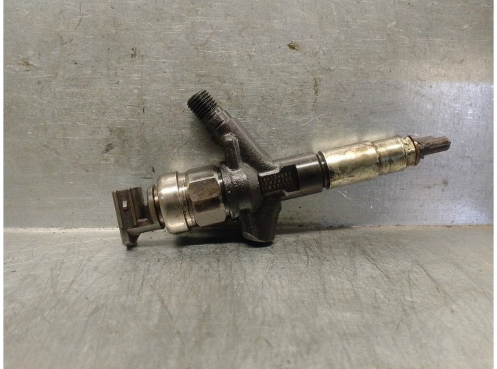 Replacement injector for Subaru Legacy Estate/Outback B14 2.0 CAT OEM IAM reference 16613AA030 16613AA030 DENSO
