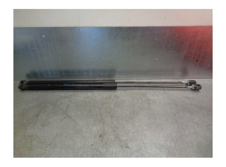 Replacement boot / tailgate struts for Ford Focus III Tourer 1.5 TDCi OEM IAM reference BM51A406A10AE 