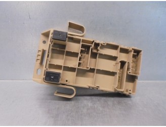 Recambio de caja reles / fusibles para subaru legacy kombi/outback b14 2.0 cat referencia OEM IAM 82201AJ000  