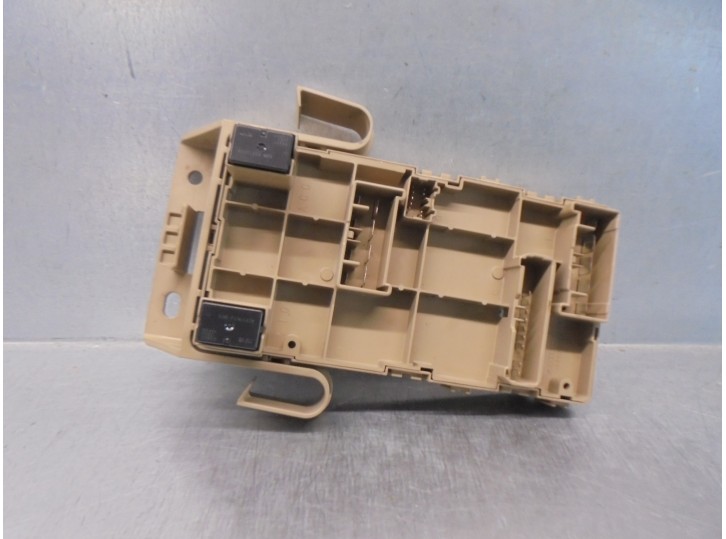 Recambio de caja reles / fusibles para subaru legacy kombi/outback b14 2.0 cat referencia OEM IAM 82201AJ000 