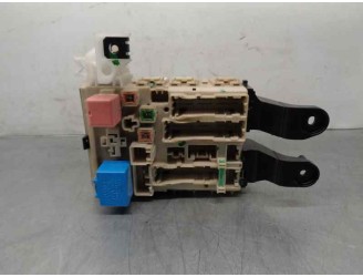 Recambio de caja reles / fusibles para toyota avensis cross sport (t27) advance referencia OEM IAM 8274102050 8273005140 