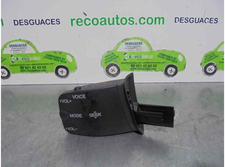 Replacement steering wheel radio control for Ford Focus sedan (CAP) 1.8 TDCi turbodiesel CAT OEM IAM reference 3M5T14K147BE 