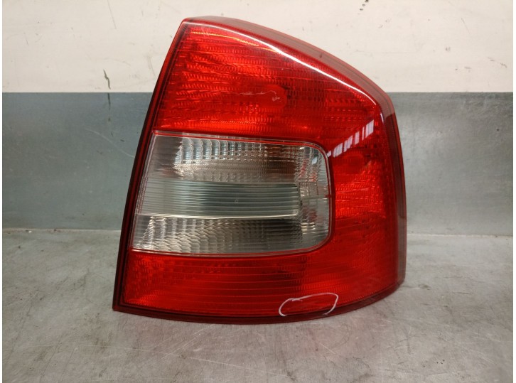 Recambio de piloto trasero derecho para skoda octavia ii (1z3) 1.2 tsi referencia OEM IAM 1Z5945112B 1Z5945112B 