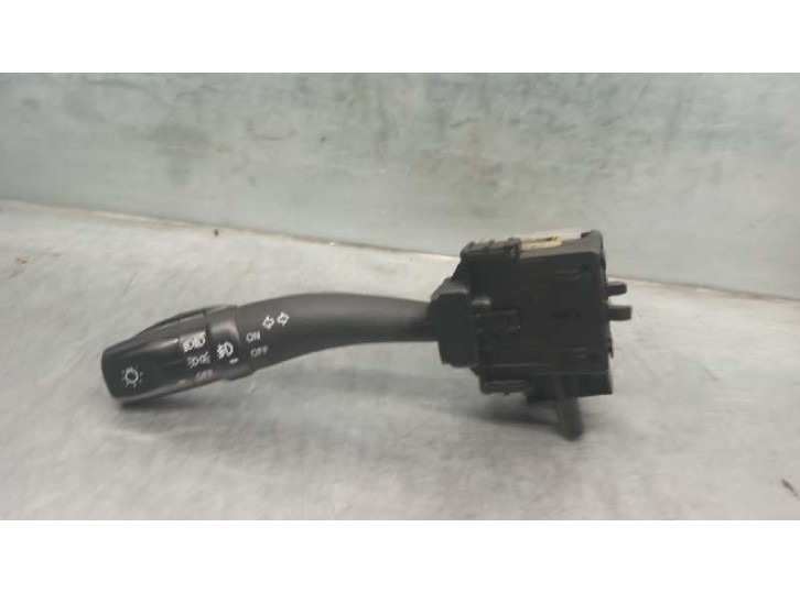 Recambio de mando luces para kia carens (un) 2.0 crdi referencia OEM IAM 202004729  