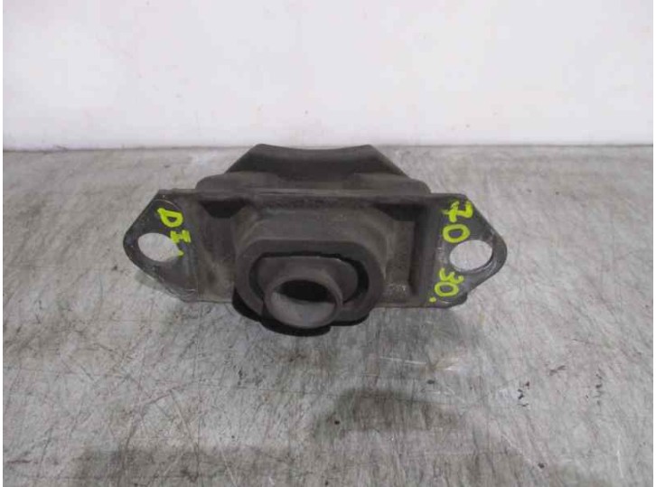 Replacement left engine mount for Renault Scenic II 1.6 16V OEM IAM reference 8200358147 