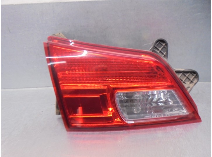 Recambio de piloto trasero izquierdo para subaru legacy kombi/outback b14 2.0 cat referencia OEM IAM 84912AJ240 DE PORTON 5 PUER