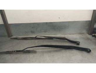 Recambio de brazo limpia delantero derecho para kia carens (un) 2.0 crdi referencia OEM IAM 0K2FB67321 