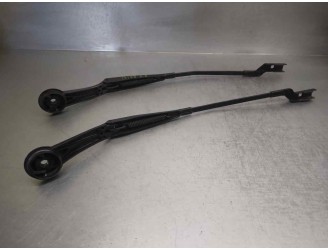 Recambio de brazo limpia delantero derecho para ford focus lim. 1.0 ecoboost cat referencia OEM IAM BM5117526AC BM5117526BC 