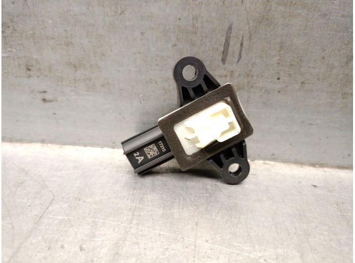 Recambio de sensor impacto para volvo v40 hatchback (525) d2 referencia OEM IAM 31360986 