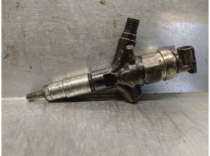 Replacement injector for Subaru Legacy Kombi/Outback B14 2.0 CAT OEM IAM reference 16613AA030 16613AA030 DENSO