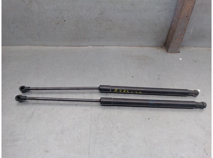 Recambio de amortiguadores maletero / porton para audi a3 (8p1) s3 quattro referencia OEM IAM 8P3827552B 8P3827552B 