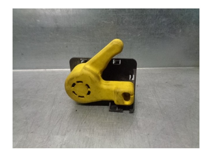 Recambio de cerradura capot para ford focus lim. 1.0 ecoboost cat referencia OEM IAM BM5116A770AC 