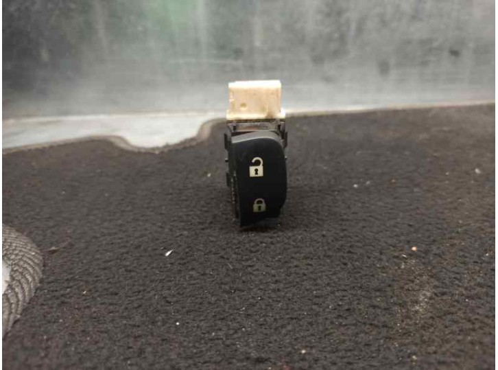 Recambio de mando para saab 9-3 sport hatch 1.9 tid cat referencia OEM IAM 12786136 