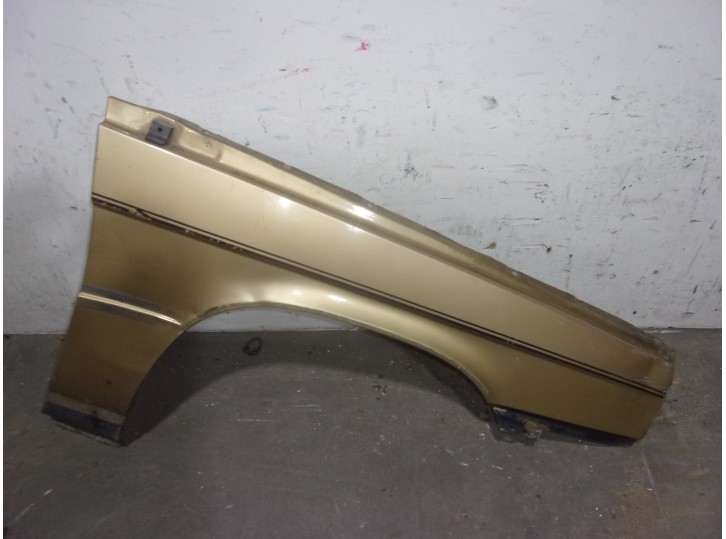 Recambio de aleta delantera derecha para renault 9 1.4 referencia OEM IAM  MARRON 