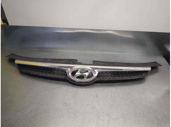 Recambio de rejilla delantera para hyundai i30 classic referencia OEM IAM 863512R000 