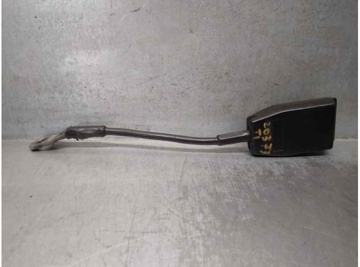 Recambio de enganche cinturon para renault 9 1.4 referencia OEM IAM 5082136 4 PUERTAS