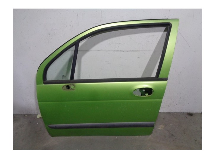 Recambio de puerta delantera izquierda para daewoo matiz 0.8 cat referencia OEM IAM 96562495 VERDE 5 PUERTAS