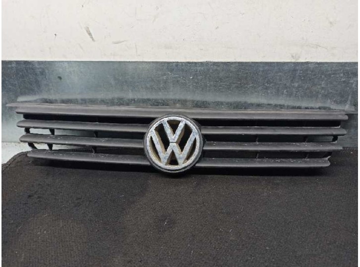 Replacement front grille for Volkswagen Polo Saloon (6N1) 1.4 OEM IAM reference 6N0853653 