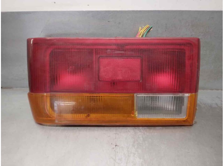 Recambio de piloto trasero derecho para renault 9 1.4 referencia OEM IAM 2052703572  4 PUERTAS