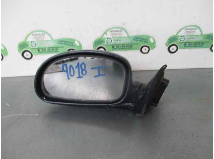 Replacement of left side mirror for Hyundai Lantra Saloon (RD) 1.9 diesel CAT OEM IAM reference 8760529601 BLUE 3 PINS