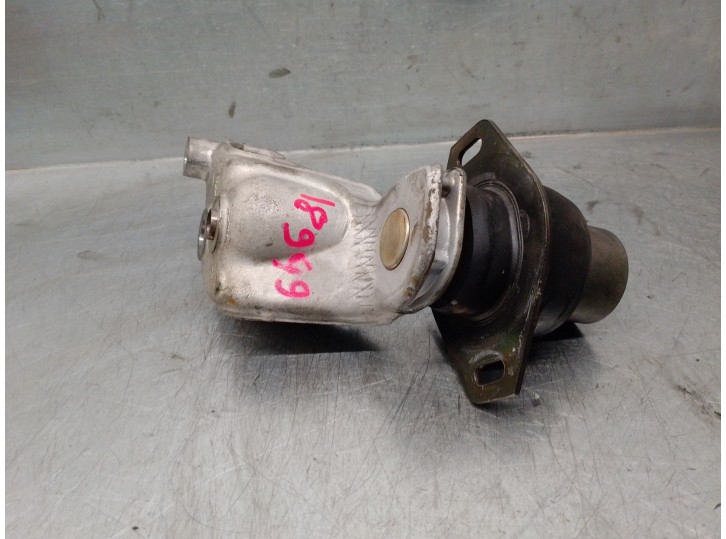 Replacement left engine mount for Citroën C5 Sedan 1.8 CAT (6FZ / EW7J4) OEM IAM reference 9640951480 