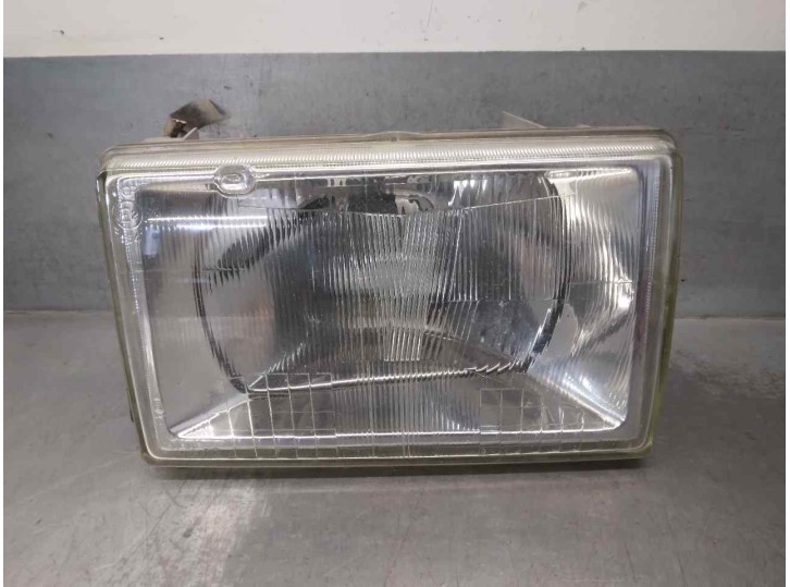 Recambio de faro derecho para renault 9 1.4 referencia OEM IAM 5082215  
