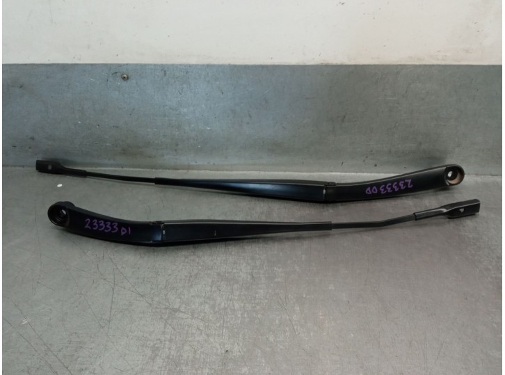 Recambio de brazo limpia delantero derecho para hyundai tucson hybrid referencia OEM IAM NX4EPLTFK NX4EDLTHU 