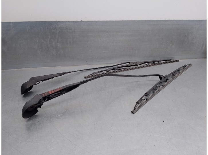 Recambio de brazo limpia delantero derecho para smart coupe turbo cat referencia OEM IAM 0850001395 1750001221 