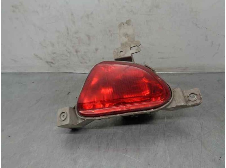 Recambio de faro antiniebla trasero derecho para mazda 2 lim. (de) 1.5 16v cat referencia OEM IAM DF715135YB 