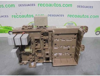 Recambio de caja reles / fusibles para toyota corolla (e12) 2.0 d-cat referencia OEM IAM 8264102040 
