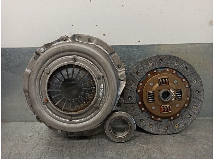 Replacement clutch kit for Suzuki Carry GA413 (FD) OEM IAM reference 118009310 318010360 LUK