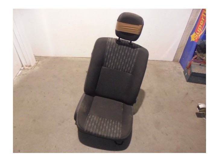 Recambio de asiento delantero derecho para dacia sandero ambiance referencia OEM IAM  TELA NEGRA Y GRIS 5 PUERTAS