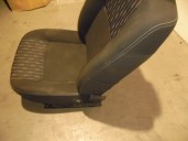 Recambio de asiento delantero derecho para dacia sandero ambiance referencia OEM IAM TELA NEGRA Y GRIS 5 PUERTAS