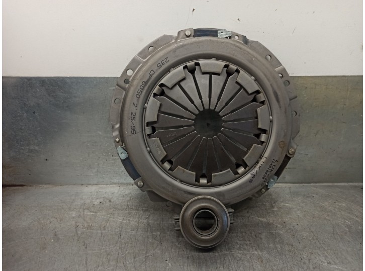 Replacement clutch kit for Citroën XM sedan OEM IAM reference 124010630 124010630 LUK
