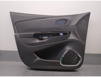 Recambio de guarnecido puerta delantera izquierda para renault captur 1.5 dci diesel fap energy referencia OEM IAM 809018475R 