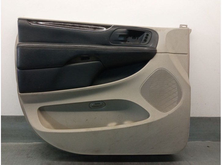 Recambio de guarnecido puerta delantera izquierda para lancia voyager monospace (404_) 2.8 crd (rt, 53) referencia OEM IAM 1VQ07