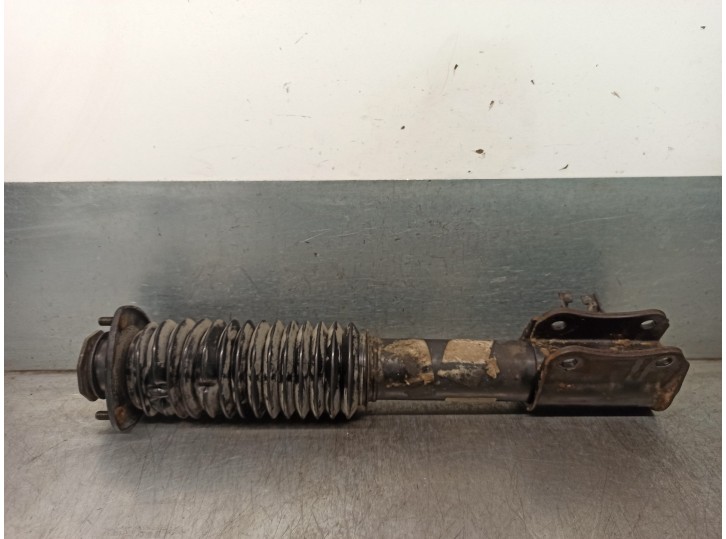 Replacement front right shock absorber for Suzuki Vitara SE/SV (ET) 1.9 turbodiesel OEM IAM reference 4160185CA0 