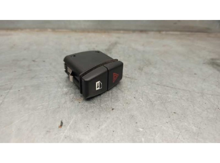 Replacement hazard warning switch for BMW X3 (E83) 3.0 turbodiesel OEM IAM reference 61316919506 549519500 